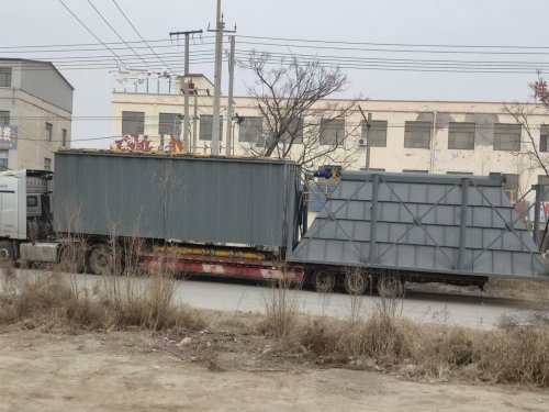 山东客户定制：布袋除尘器设备现已完成装车发货